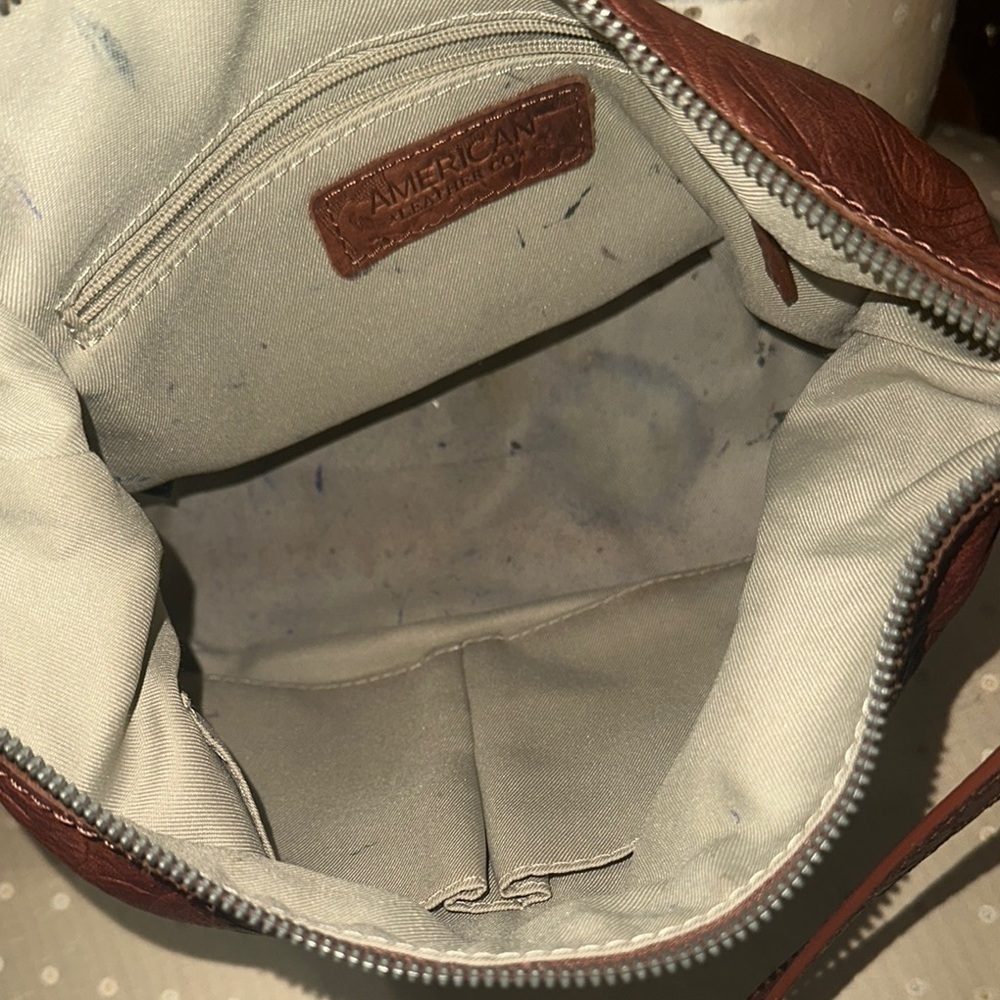 Elegant Brown Leather Shoulder Bag - Picture 12 of 13